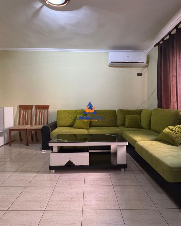 JEPET APARTAMENT ME QERA 1+1+BALLKON " RRUGA GRIGOR HEBA,STADIUMI DINAMO" 500 EURO