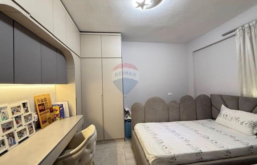 Shitet apartament 2+1+2 pranë Stadiumit Dinamo ID: 530471016-3