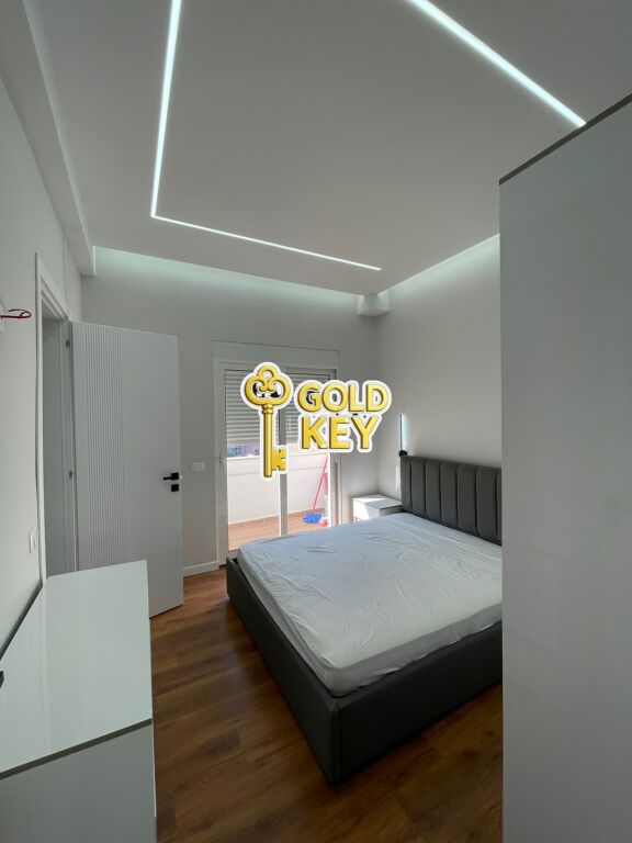 🏡 APARTAMENT ME QERA 2+1+2 – BULEVARDI, DURRËS