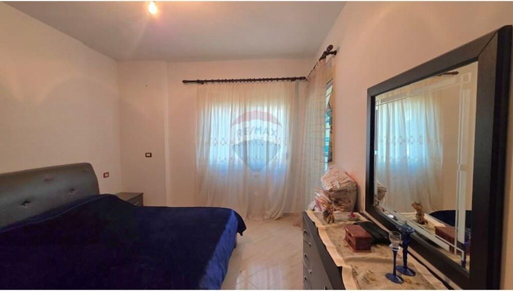 Apartament 1+1 me Qira – Rruga Reshat Osmani, Vlorë