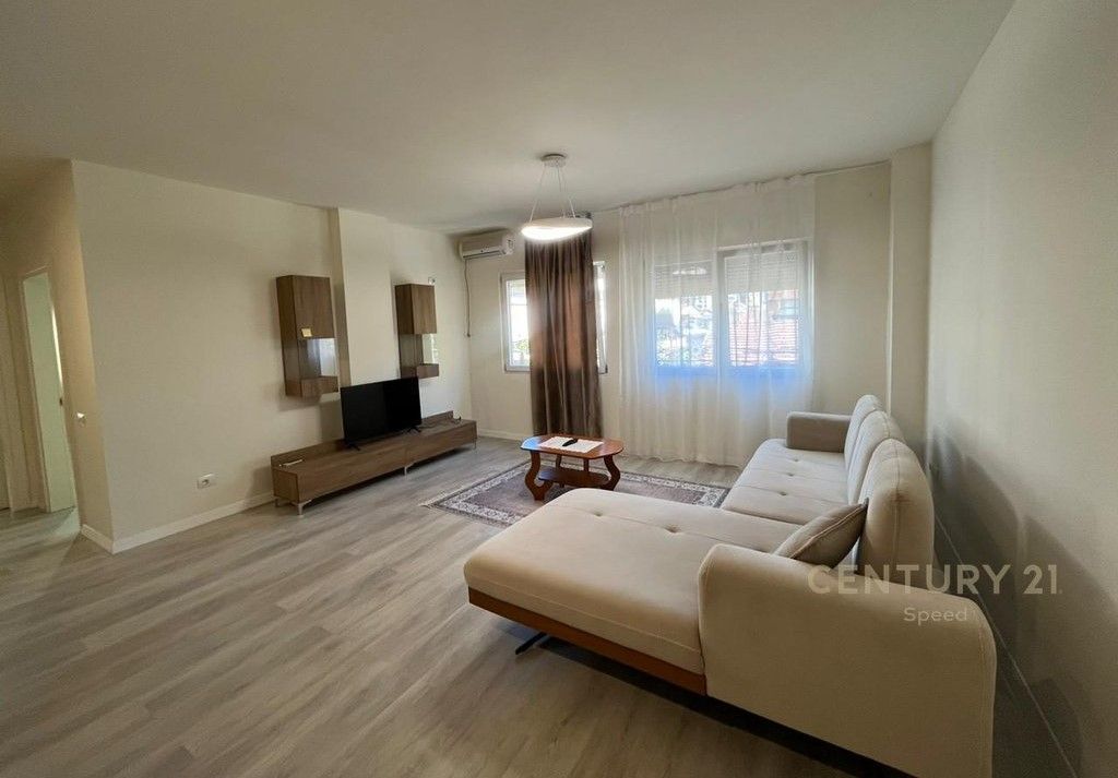 Apartament 2+1 me qera tek Zogu i Zi