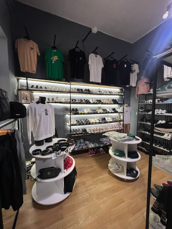🔥Occasion🔥 5000€ for sale or exchange with a car, the entire shop 400 thousand lek monthly rent