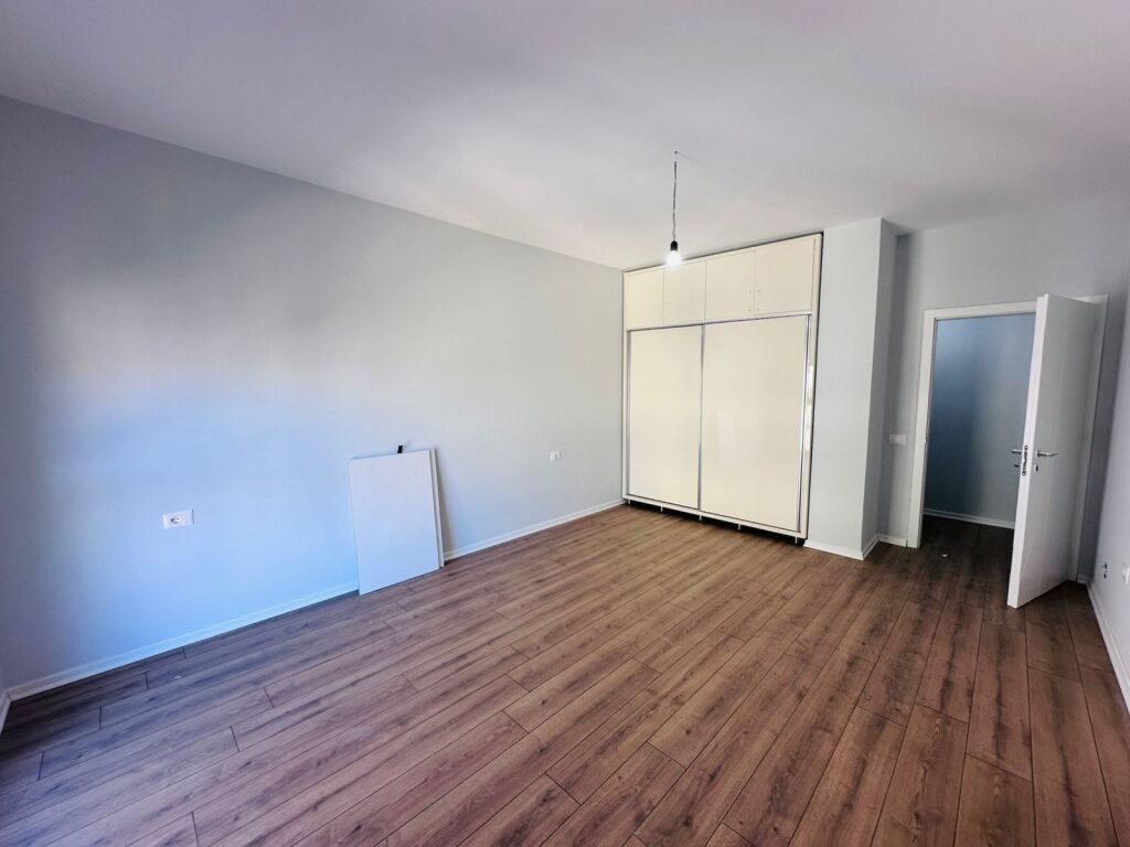 2+1, partially furnished, Ndre Mjeda street, Kavaja road, 500 thousand leke
