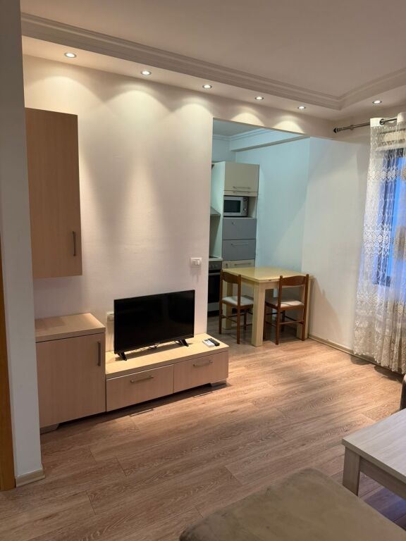 Apartment 2+1 for rent Karl Gega Street !
