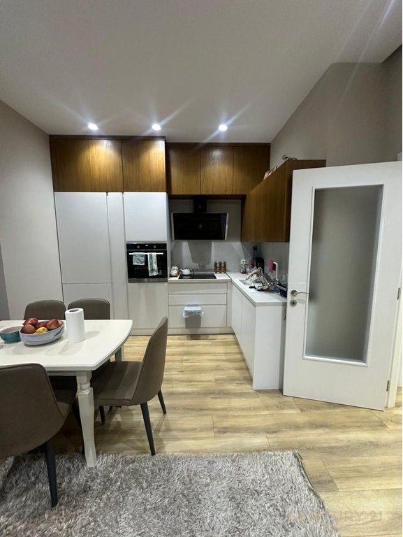 Appartamento 2+1+2 in vendita vicino a Square21