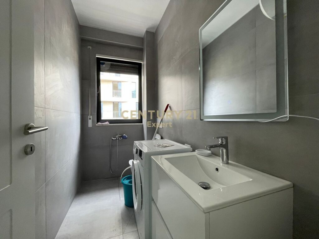We rent a modern 2+1 apartment with parking space on Durrës Street.