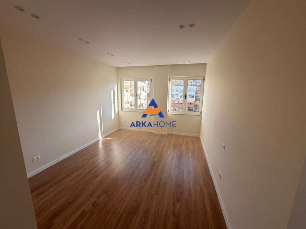 SHITET APARTAMENT 1+1 "TE KRISTAL CENTER" 180.000 EURO