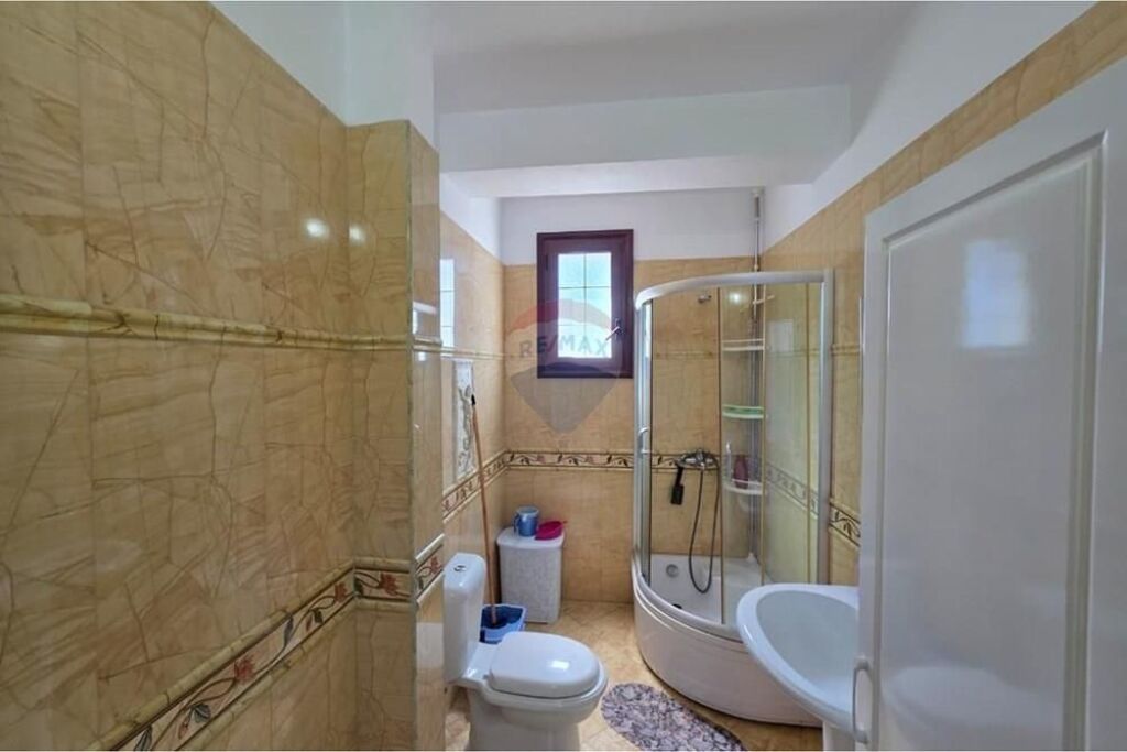 🌊 Apartament 2+1 me qira në Lungomare 🏡