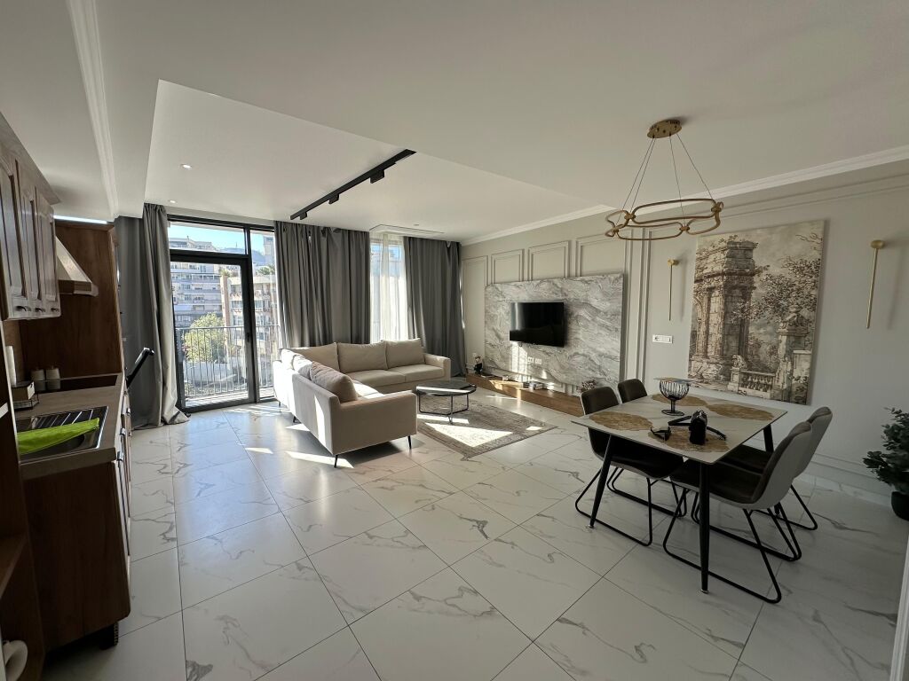 Apartment for Sale – Opportunity at Lake View Residence  A modern and high-quality invested apartment is offered for sale, in one of the most sought-after residences in Tirana.  🔹 Location: Lake View Residence   💰 Total price: 443,000 €  