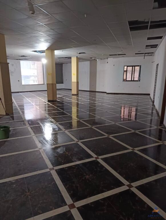 LOCALE COMMERCIALE IN VENDITA 1000M2 "STRADA DI ELBASAN" 1.600.000 EURO