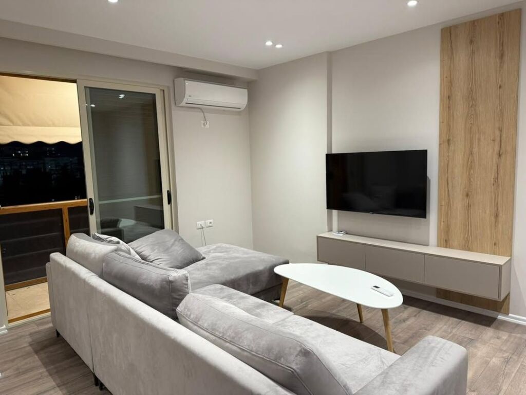 🏡 Apartament 1+1 për Shitje – Rr. Petro Korçari, Komuna e Parisit