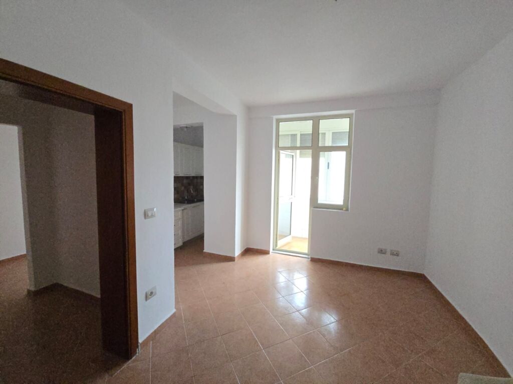 🏡 APPARTAMENTO 2+1 IN VENDITA – VICINO ALLA DIREZIONE DELLA POLIZIA, DURRËS