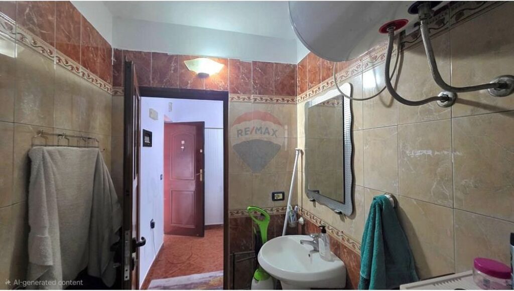 Apartament 1+1 në shitje pranë Shkolla Ismail Qemali – Okazion