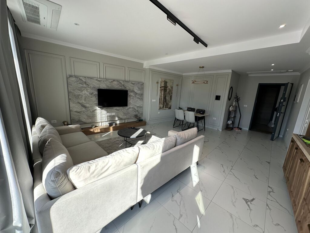 Apartment for Sale – Opportunity at Lake View Residence  A modern and high-quality invested apartment is offered for sale, in one of the most sought-after residences in Tirana.  🔹 Location: Lake View Residence   💰 Total price: 443,000 €  