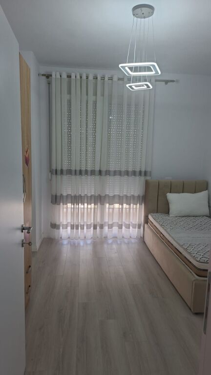 Appartamento 2+1+2 Bagni. Univers City
