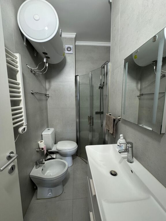 Jepet apartament me qera 2+1+2