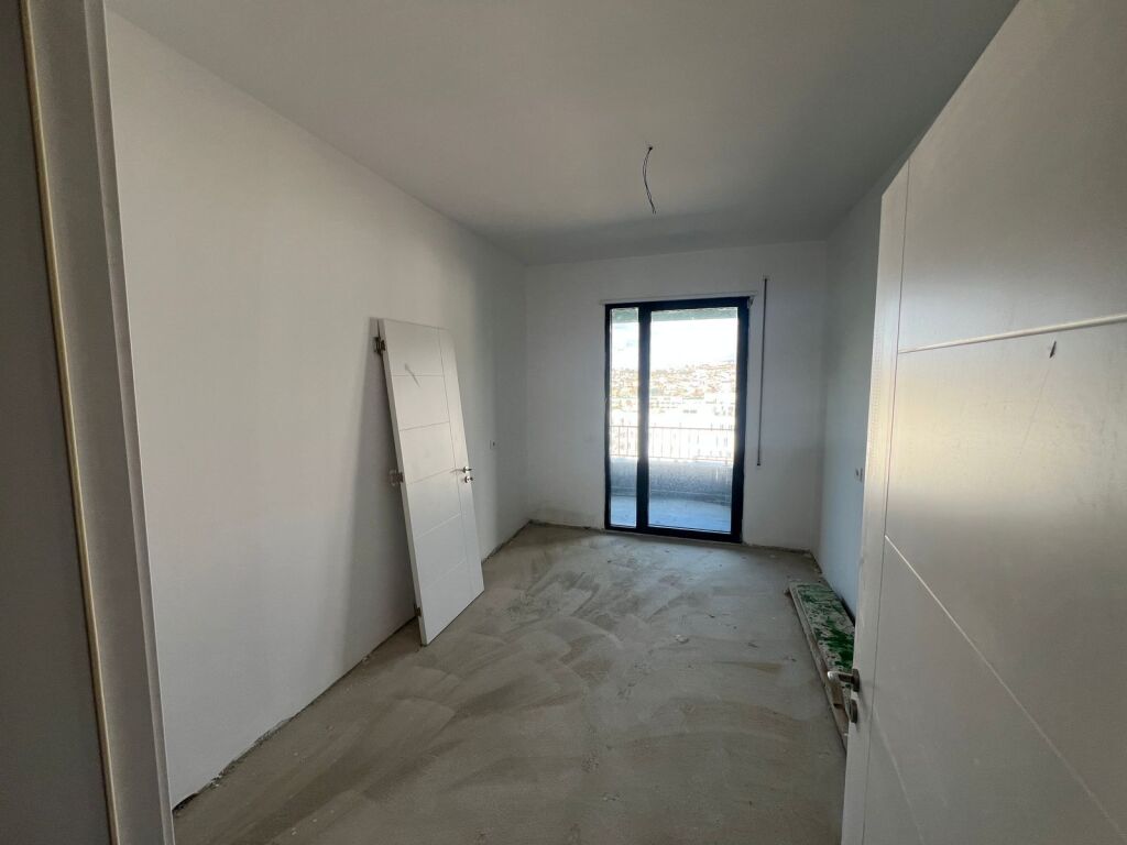 Apartment for sale 108.5 m2, 1550 € / m2