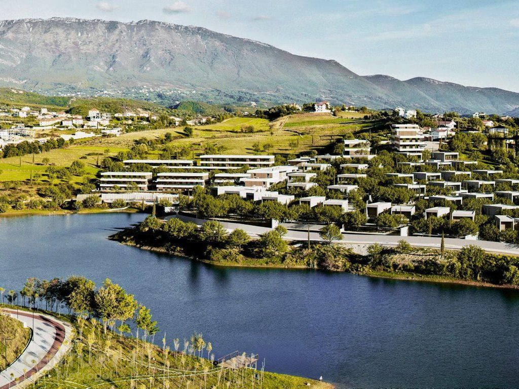 Apartment 2+1+2 with lake view, Lake Front, FARKË!