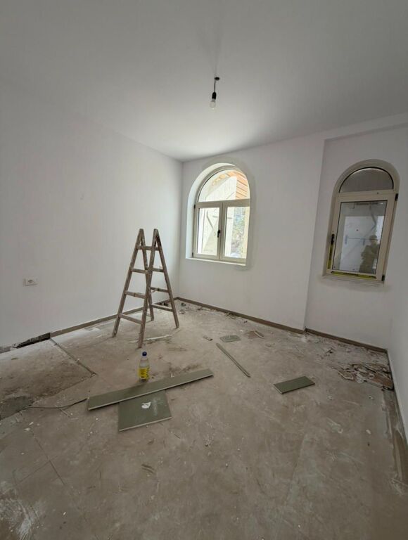 VENDESI APPARTAMENTO 2+1 SANTORINI DHERMI