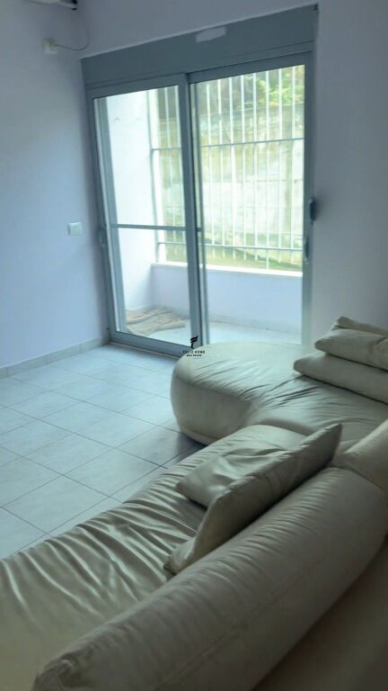 VENDESI APPARTAMENTO 2+1 GIARDINO ZOOLOGICO 155.000 EURO FH-68450