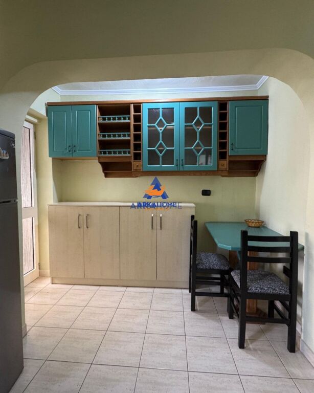 JEPET APARTAMENT ME QERA 1+1+BALLKON " RRUGA GRIGOR HEBA,STADIUMI DINAMO" 500 EURO