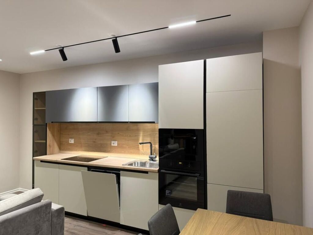 🏡 Apartament 1+1 për Shitje – Rr. Petro Korçari, Komuna e Parisit