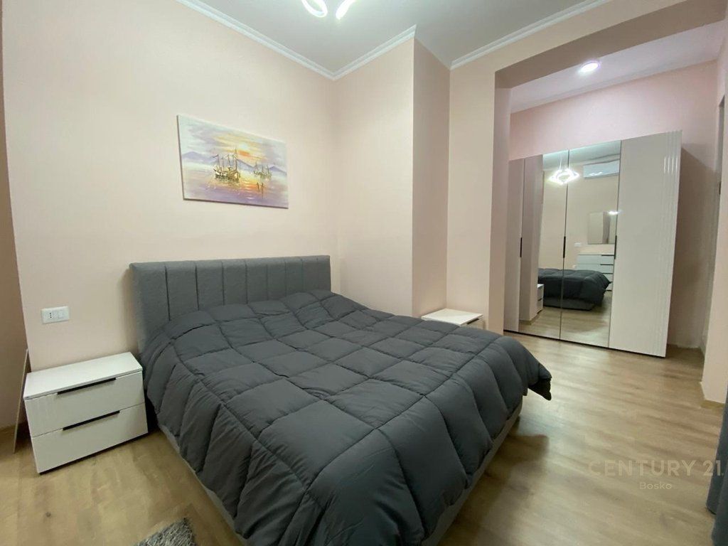 Apartament 1+1 me qira pranë Bulevardit të Ri