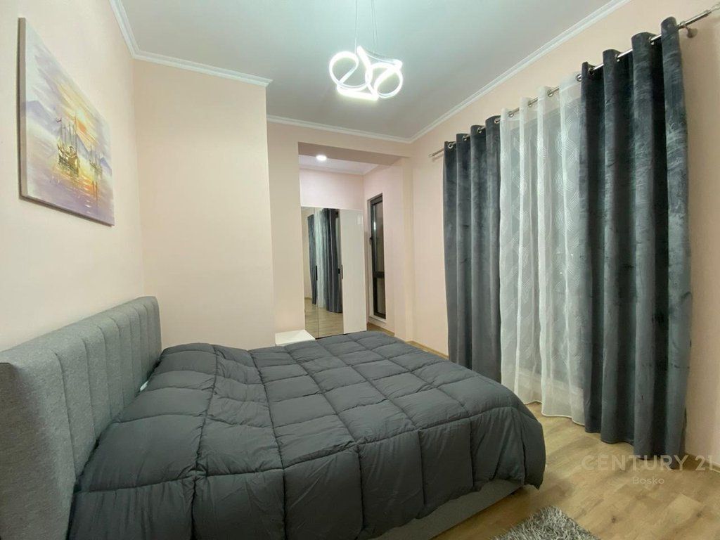 Apartament 1+1 me qira pranë Bulevardit të Ri