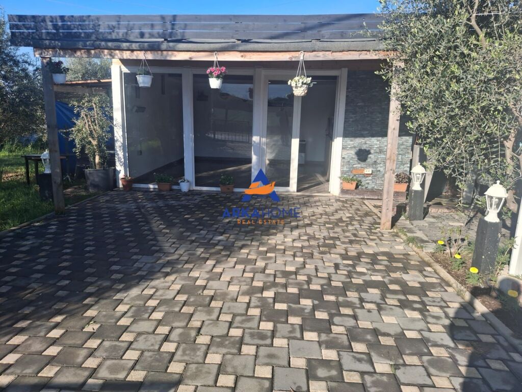 LOCALE COMMERCIALE IN AFFITTO 160M2 "BATHORE" 38000 LEKE