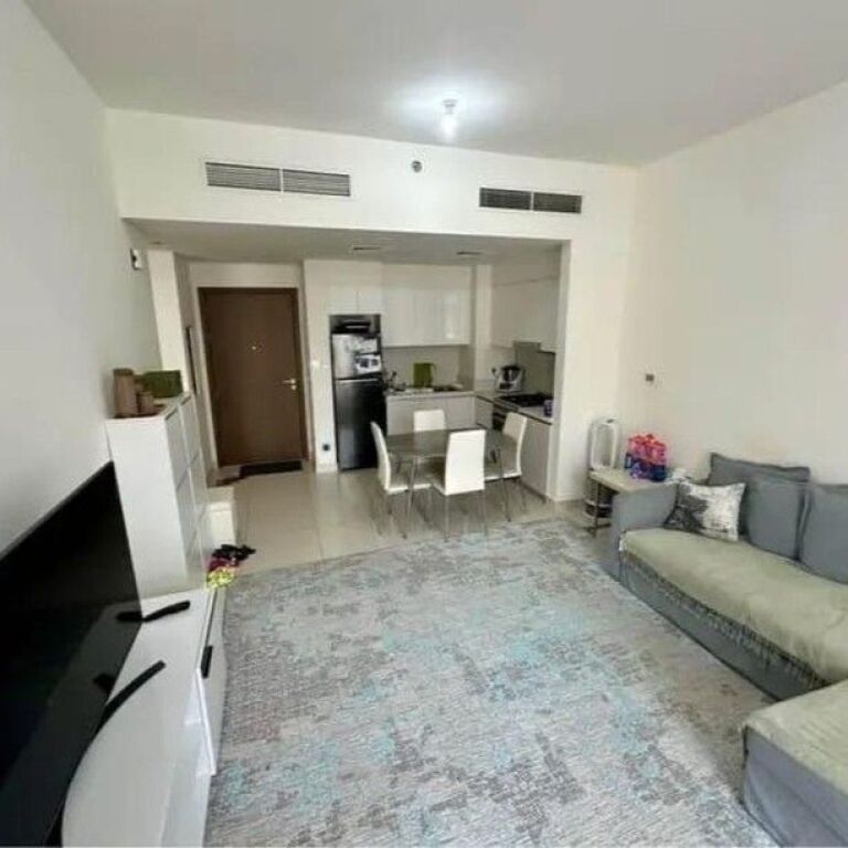 Ad Astir vicino alla rotonda si affitta appartamento 2+1 al secondo piano in un palazzo nuovo!