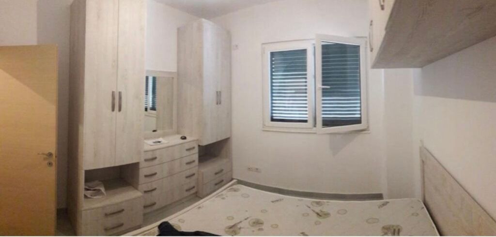 1+1,i mobiluar te hotel radisoni liqeni i thate,cmimi 400 mije leke