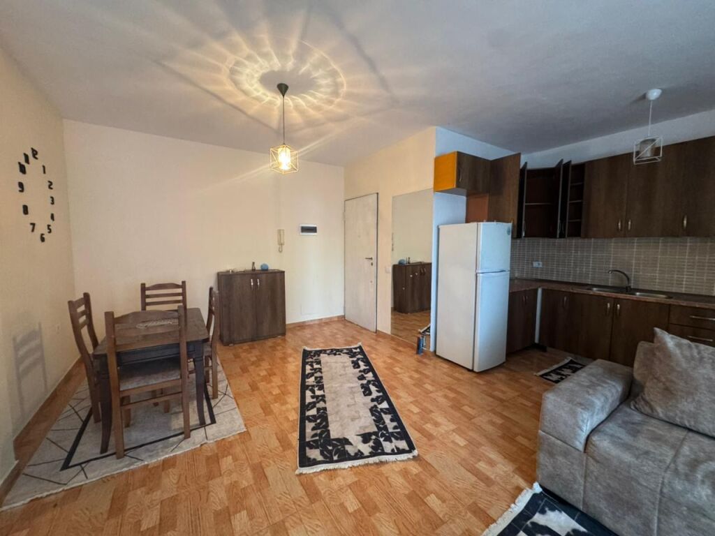Apartament 2+1, Ish Fusha Aviacionit!