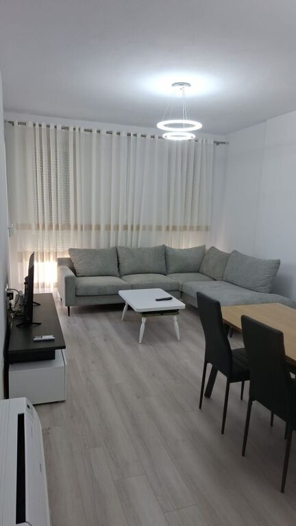 Appartamento 2+1+2 Bagni. Univers City