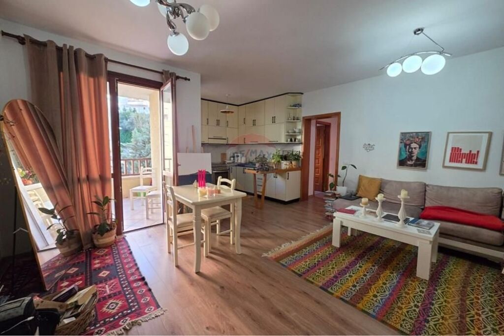 Apartament - Për Shitje - Kopshti Botanik, Tiranë(ID: 530191006-1161)