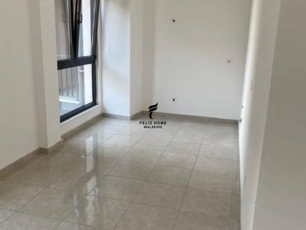 OFFICE FOR RENT 85 M2 PAZARI I RI 80,000 LEKE FH-68375