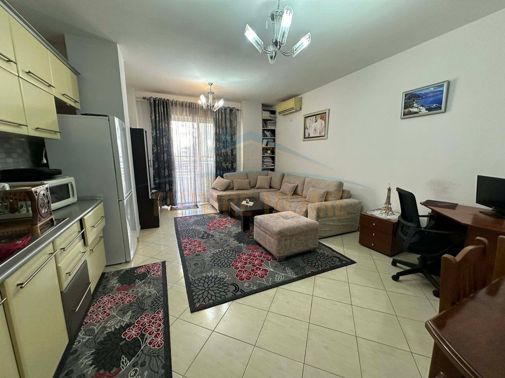 Qera, Apartament 1+1, Fresku
