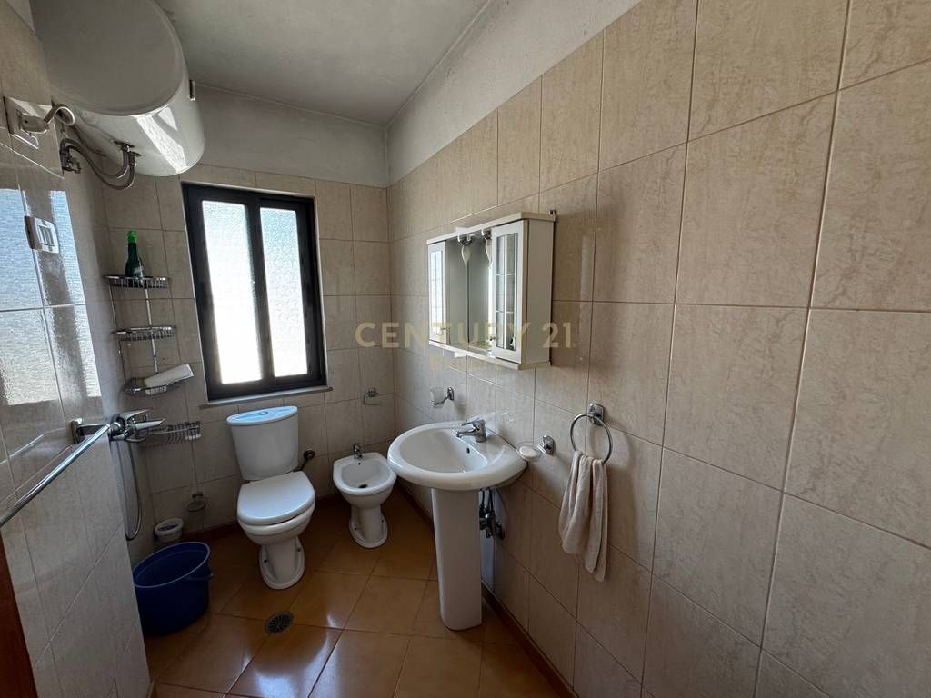 1+1 FOR RENT AT SIRI KODRA, OPPOSITE POLYCLINIC NO. 4
