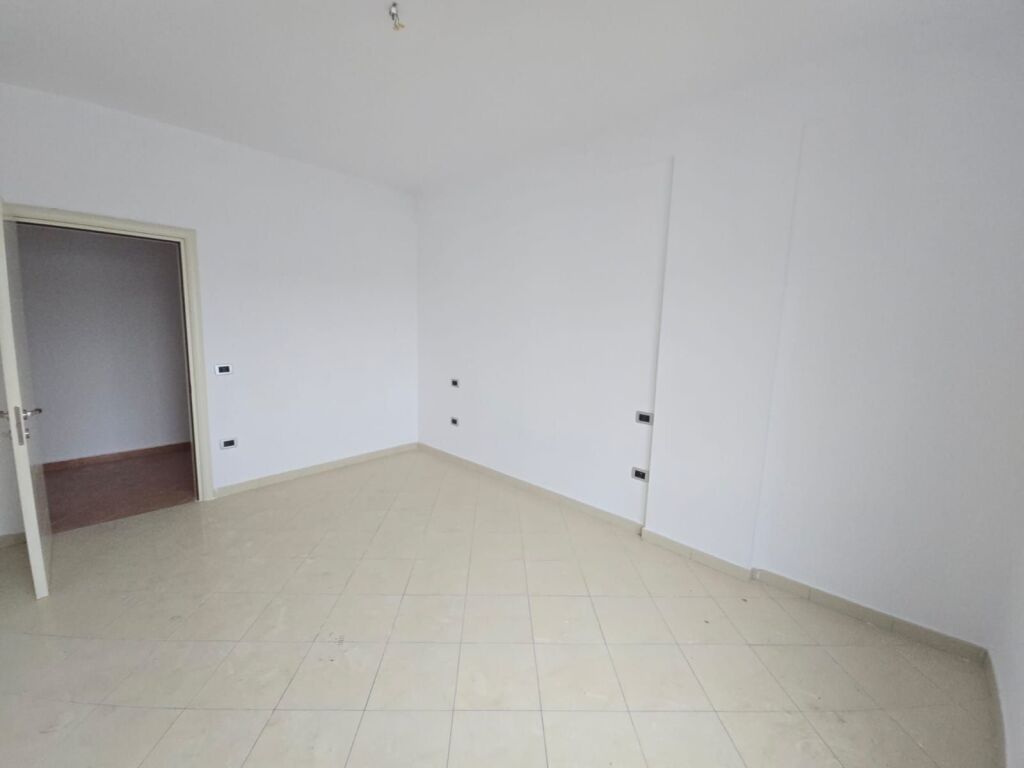 🏡 APPARTAMENTO 2+1 IN VENDITA – VICINO ALLA DIREZIONE DELLA POLIZIA, DURRËS
