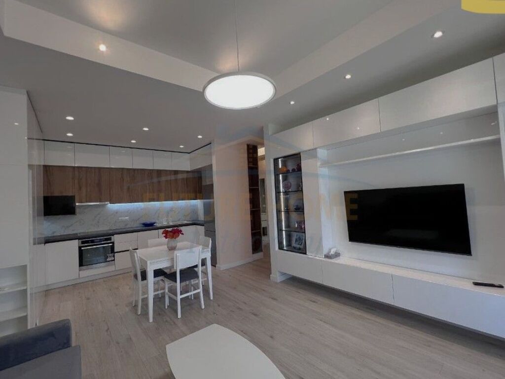 Qera, Apartament 1+1+Post Parkimi, Foleja e Gjelbër, Zogu i Zi, Tiranë.