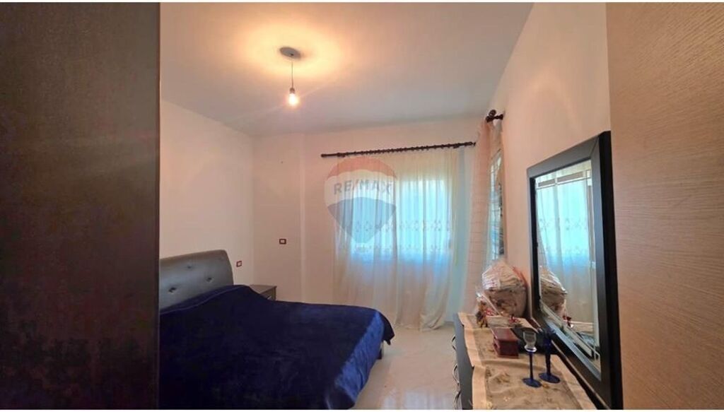 Apartament 1+1 me Qira – Rruga Reshat Osmani, Vlorë