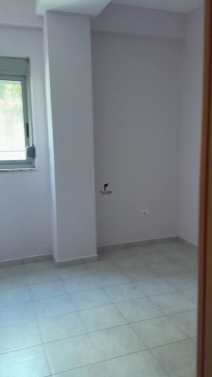 VENDESI APPARTAMENTO 2+1 GIARDINO ZOOLOGICO 155.000 EURO FH-68450