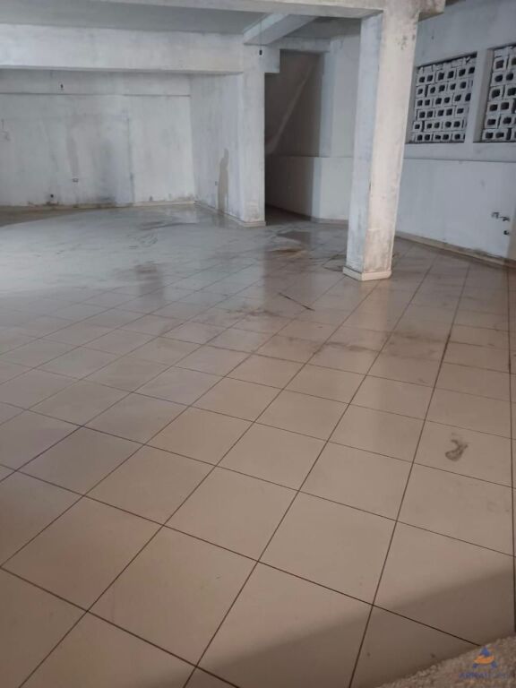LOCALE COMMERCIALE IN VENDITA 1000M2 "STRADA DI ELBASAN" 1.600.000 EURO