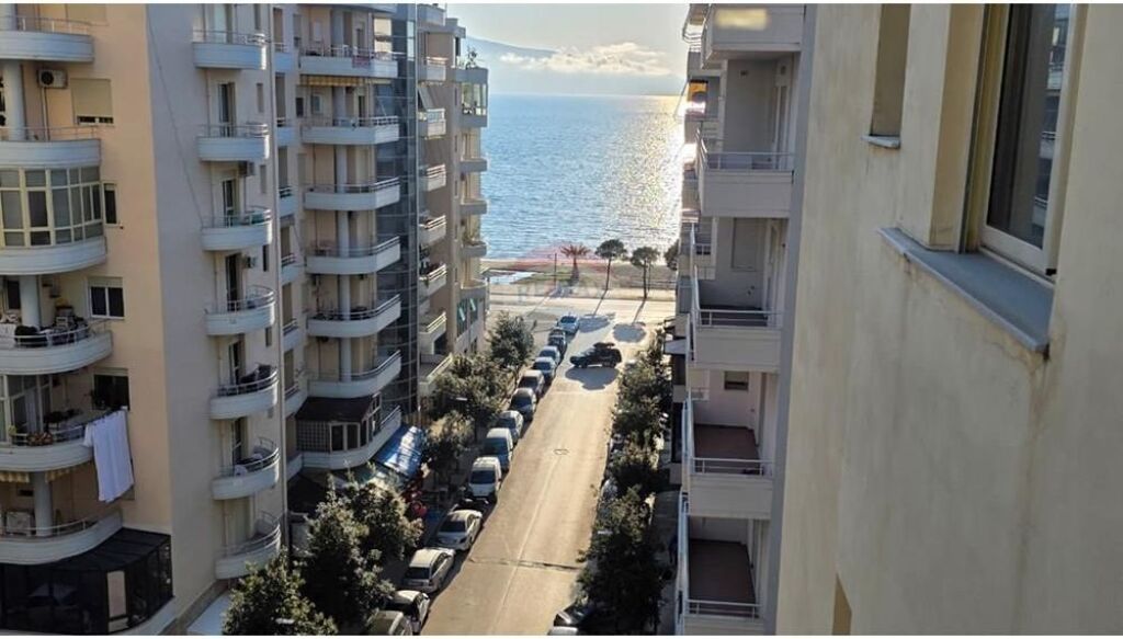 Apartament 1+1 me Qira – Rruga Reshat Osmani, Vlorë