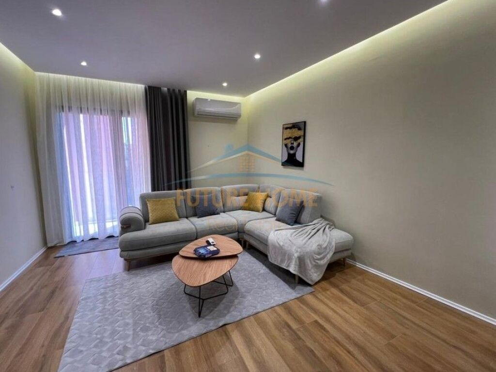 Vendita, Appartamento 1+1, Galeria Roma, Rruga e Kavajes, Tirane !