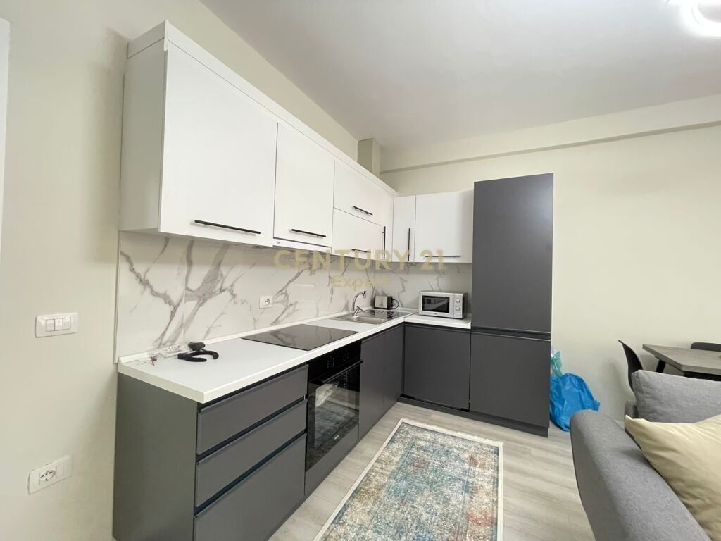 We rent a modern 2+1 apartment with parking space on Durrës Street.