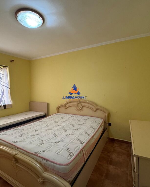JEPET APARTAMENT ME QERA 1+1+BALLKON " RRUGA GRIGOR HEBA,STADIUMI DINAMO" 500 EURO