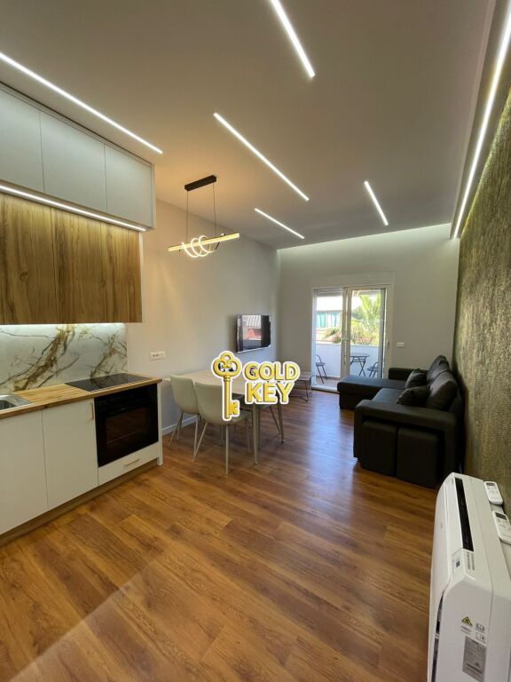 🏡 APARTAMENT ME QERA 2+1+2 – BULEVARDI, DURRËS