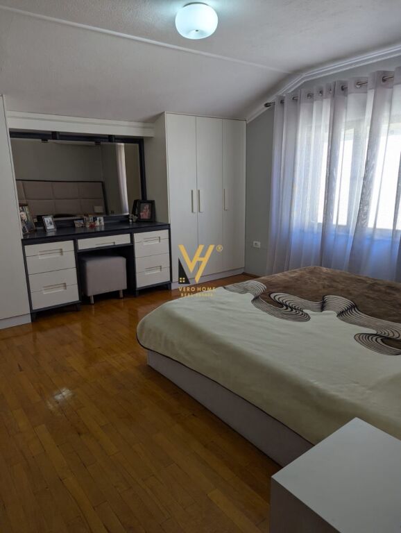 SHITET VILE 3-KATSHE TE RR.ROBERT NACI, BLVD I RI 515.000 EURO