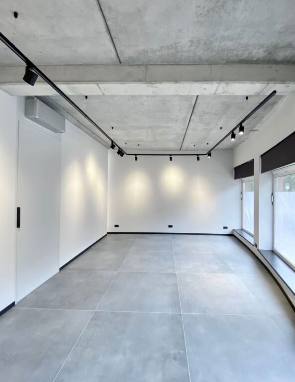 NEGOZIO IN VENDITA 100M2 "TE SHALLVARET, CENTRO" 550.000 EURO.