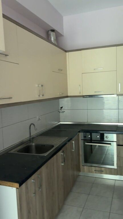 VENDESI APPARTAMENTO 2+1 GIARDINO ZOOLOGICO 155.000 EURO FH-68450